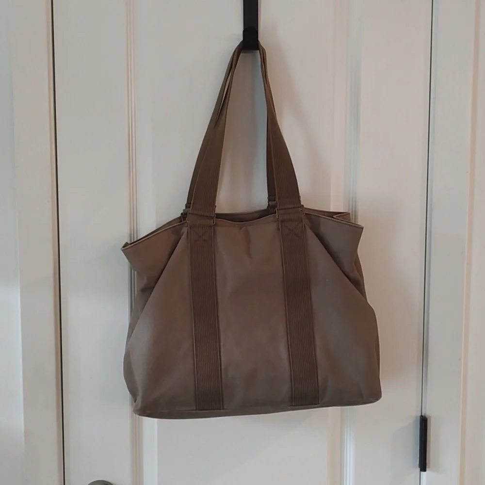 FEED Tote •Olive Green•Used - Picture 3 of 13